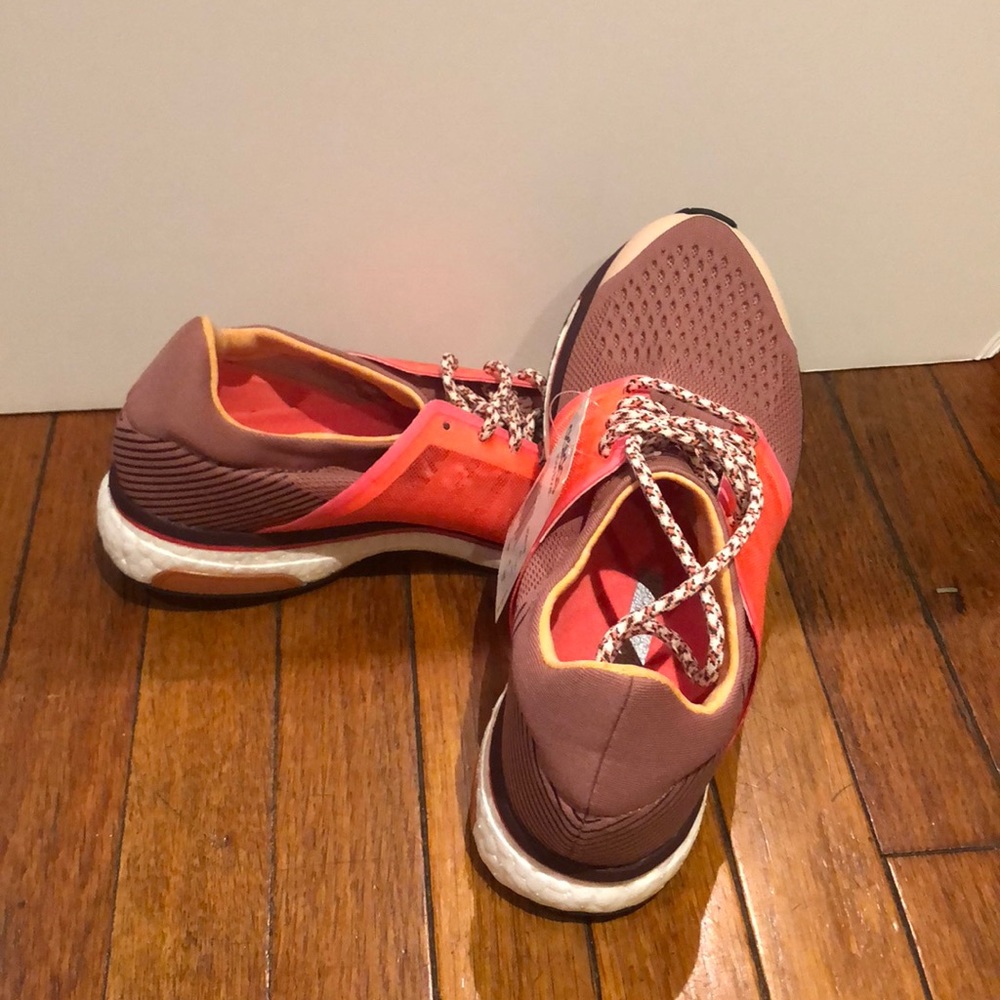 NEW WOMENS SNEAKERS!!